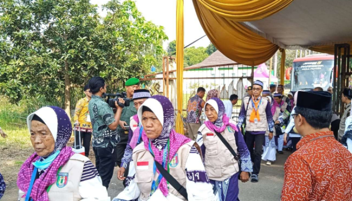 393 Jamaah Calon Haji Kabupaten Pringsewu Tiba di Asrama Haji Lampung
