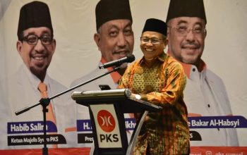 PKS Sumsel Serahkan SK Presiden kepada 3 Bakal Calon Bupati dan Wakil Bupati di Sumsel