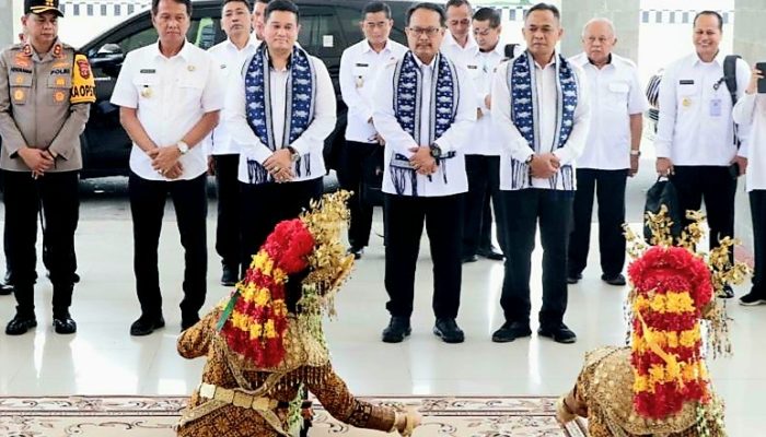 Dewan Ketahanan Nasional Berbagi Asih di SP Padang OKI, Menjaga Harmoni Jelang Pilkada 2024