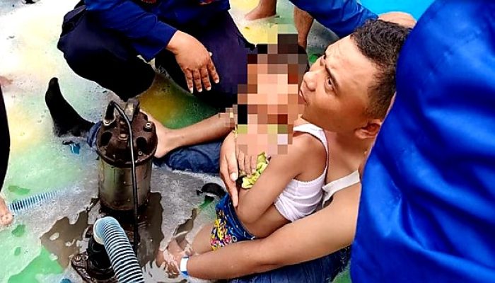 Dramatis! Kaki Bocah 7 Tahun Terjepit di Kolam Renang di Lampung, Petugas Berjuang 1,5 Jam untuk Evakuasi