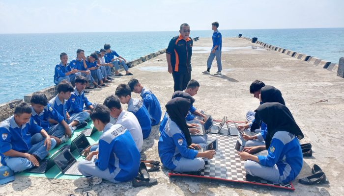 Terkendala Sinyal, SMK Negeri 1 Pulau Tabuan Terpaksa Gelar ANBK di Dermaga